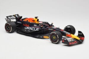 Oracle Red Bull Racing RB20 #1 M. Verstappen Winner Bahrain GP 2024 Minichamps 1:18 110240101 Metal — zdjęcie 4 z 7