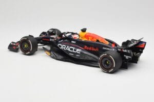 Oracle Red Bull Racing RB20 #1 M. Verstappen Winner Bahrain GP 2024 Minichamps 1:18 110240101 Metal — zdjęcie 5 z 7