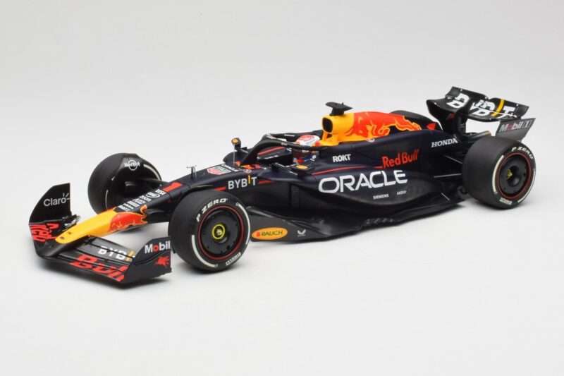 Oracle Red Bull Racing RB20 #1 M. Verstappen Winner Bahrain GP 2024 Minichamps 1:18 110240101 Metal