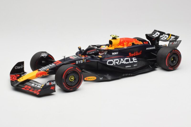 Red Bull Racing RB20 #11 S. Perez Bahrain GP 2024 Minichamps 1:18 110240111 Metal