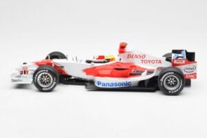 Panasonic Toyota Racing TF106 #8 R. Schumacher F1 2006 Minichamps 1:18 100060007 Metal — zdjęcie 3 z 6