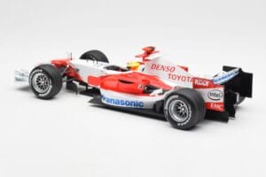 Panasonic Toyota Racing TF106 #8 R. Schumacher F1 2006 Minichamps 1:18 100060007 Metal — zdjęcie 5 z 6