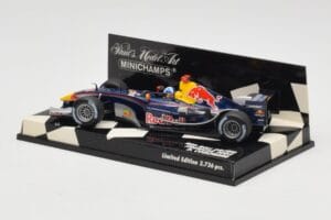 Red Bull Racing D. Coulthard Showcar 2005 Minichamps 1:43 400050084 Metal — zdjęcie 3 z 5