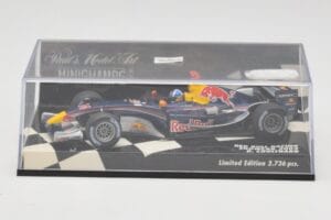 Red Bull Racing D. Coulthard Showcar 2005 Minichamps 1:43 400050084 Metal — zdjęcie 5 z 5