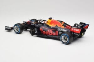 Red Bull Racing Honda RB16B #33 M. Verstappen Turkish GP 2nd Place 2021 Minichamps 1:18 110211633 Metal — zdjęcie 5 z 7