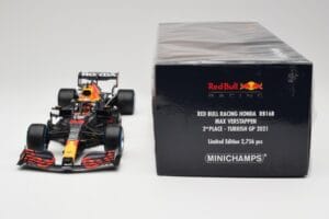 Red Bull Racing Honda RB16B #33 M. Verstappen Turkish GP 2nd Place 2021 Minichamps 1:18 110211633 Metal — zdjęcie 6 z 7
