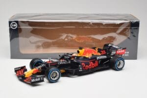 Red Bull Racing Honda RB16B #33 M. Verstappen Turkish GP 2nd Place 2021 Minichamps 1:18 110211633 Metal — zdjęcie 7 z 7