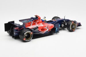 Red Bull Racing RB6 #6 M. Webber F1 Showcar 2010 Minichamps 1:18 150100076 Metal — zdjęcie 2 z 6