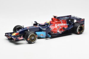 Red Bull Racing RB6 #6 M. Webber F1 Showcar 2010 Minichamps 1:18 150100076 Metal