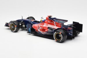 Red Bull Racing RB6 #6 M. Webber F1 Showcar 2010 Minichamps 1:18 150100076 Metal — zdjęcie 5 z 6