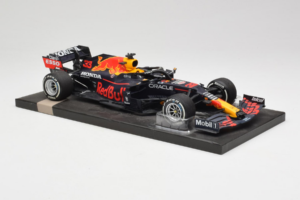 Red Bull Racing RB16B #33 M. Verstappen Monaco GP Winner 2021 Minichamps 1:18 113210533-R1 Żywica — zdjęcie 4 z 6