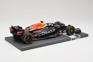 Oracle Red Bull Racing RB18 #33 M. Verstappen Belgian GP 2022 Minichamps 1:18 113221401 Żywica — zdjęcie 3 z 7