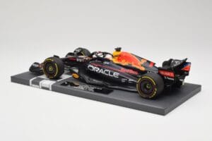 Oracle Red Bull Racing RB18 #33 M. Verstappen Belgian GP 2022 Minichamps 1:18 113221401 Żywica — zdjęcie 5 z 7