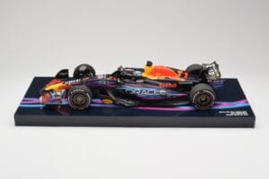 Oracle Red Bull Racing RB19 #33 M. Verstappen Miami GP 2023 Case Edition Minichamps 1:18 113233501 Żywica