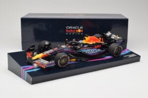 Oracle Red Bull Racing RB19 #33 M. Verstappen Miami GP 2023 Case Edition Minichamps 1:18 113233501 Żywica — zdjęcie 7 z 7