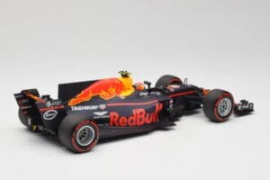 Red Bull Racing RB13 Tag Heuer #33 M. Verstappen Australian GP 2017 Minichamps 1:18 110170033 Żywica — zdjęcie 2 z 7