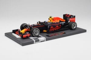 Red Bull RB12 #33 M. Verstappen Spain GP Winner 2016 Minichamps 1:18 117160333 Metal — zdjęcie 2 z 7