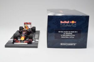 Red Bull RB12 #33 M. Verstappen Spain GP Winner 2016 Minichamps 1:18 117160333 Metal — zdjęcie 7 z 7