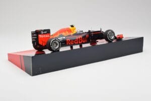 Red Bull RB12 #33 M. Verstappen Spain GP Winner 2016 Minichamps 1:18 147160533 Metal — zdjęcie 3 z 6