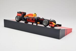 Red Bull RB12 #33 M. Verstappen Spain GP Winner 2016 Minichamps 1:18 147160533 Metal — zdjęcie 4 z 6