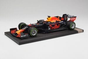 Red Bull RB15 #33 M. Verstappen German GP Winner Wet 2019 Minichamps 1:18 113191133 Metal — zdjęcie 2 z 7