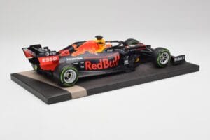 Red Bull RB15 #33 M. Verstappen German GP Winner Wet 2019 Minichamps 1:18 113191133 Metal — zdjęcie 3 z 7