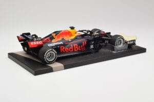 Red Bull RB16 #33 M. Verstappen Abu Dhabi GP Winner 2020 Minichamps 1:18 113201733 Metal — zdjęcie 3 z 6