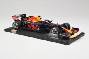 Red Bull RB16 #33 M. Verstappen Abu Dhabi GP Winner 2020 Minichamps 1:18 113201733 Metal — zdjęcie 4 z 6