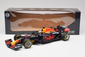 Red Bull RB16B #33 M. Verstappen Emilia Romagna GP Winner Mid Race Tyres 2021 Minichamps 1:18 110210133 Metal — zdjęcie 6 z 7