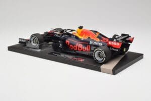Red Bull RB16B #33 M. Verstappen Styrian & Austrian GP Winner 2021 Minichamps 1:18 113210933 Metal — zdjęcie 5 z 6