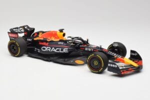 Red Bull RB18 #1 M. Verstappen France GP Winner 2022 Minichamps 1:18 110221201 Metal — zdjęcie 4 z 7