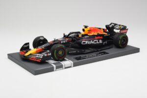 Red Bull RB18 #1 M. Verstappen Japan GP Winner No Figure 2022 Minichamps 1:18 113221801B Metal — zdjęcie 2 z 7