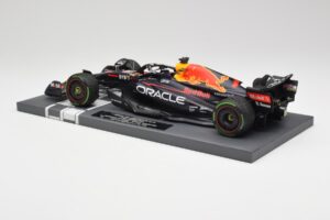 Red Bull RB18 #1 M. Verstappen Japan GP Winner No Figure 2022 Minichamps 1:18 113221801B Metal — zdjęcie 5 z 7