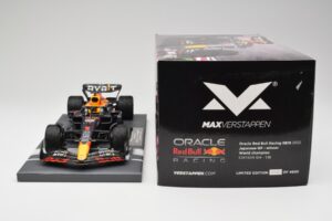 Red Bull RB18 #1 M. Verstappen Japan GP Winner No Figure 2022 Minichamps 1:18 113221801B Metal — zdjęcie 7 z 7