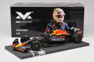 Red Bull Racing RB18 #1 M. Verstappen Japan GP Winner 2022 Minichamps 1:18 113221801FB-R1 Metal — zdjęcie 8 z 8