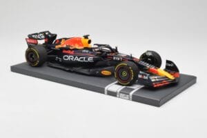 Red Bull RB18 Oracle #1 M. Verstappen US GP 2022 Winner Minichamps 1:18 113221901 Żywica — zdjęcie 4 z 7