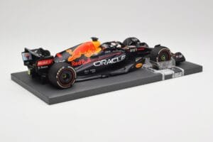Red Bull RB18 #1 M. Verstappen Miami GP 2022 Winner Minichamps 1:18 113220301 Żywica — zdjęcie 3 z 7