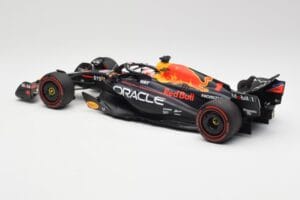 Red Bull RB19 #1 M. Verstappen Qatar Sprint Race 2nd WC 2023 Minichamps 1:18 110231801 Metal — zdjęcie 5 z 6