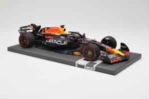 Red Bull RB19 Oracle #1 M. Verstappen Australian GP 2023 Winner Minichamps 1:18 113230301 Żywica — zdjęcie 4 z 7