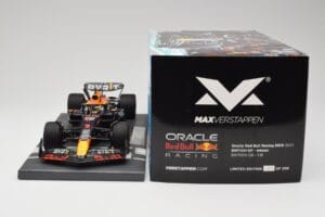 Red Bull RB19 Oracle #1 M. Verstappen British GP 2023 Winner Minichamps 1:18 113231101 Żywica — zdjęcie 6 z 7