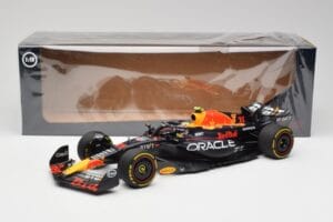 Red Bull RB19 #11 S. Perez Italian GP 2nd 2023 Minichamps 1:18 110231511 Metal — zdjęcie 2 z 6