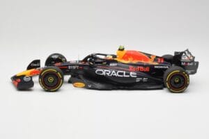 Red Bull RB19 #11 S. Perez Italian GP 2nd 2023 Minichamps 1:18 110231511 Metal — zdjęcie 3 z 6