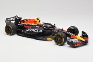 Red Bull RB19 #11 S. Perez Italian GP 2nd 2023 Minichamps 1:18 110231511 Metal — zdjęcie 6 z 6