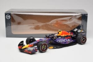 Red Bull RB19 #11 S. Perez Las Vegas GP 3rd 2023 Minichamps 1:18 110232211 Metal — zdjęcie 6 z 6