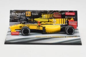 Renault R30 #11 R. Kubica Race Car 2010 Minichamps 1:43 403100081 Metal