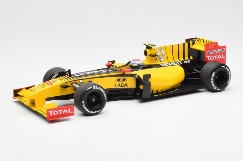 Renault F1 Team R30 #11 V. Petrov Showcar F1 2010 Minichamps 1:18 150100082 Metal