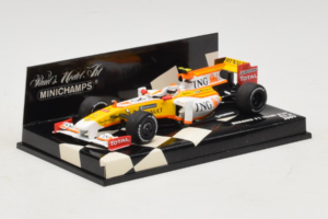 Renault R29 #8 N. Piquet Jr. F1 2009 Minichamps 1:43 400090008 Metal — zdjęcie 2 z 5