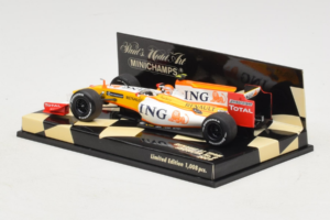 Renault R29 #8 N. Piquet Jr. Showcar F1 2009 Minichamps 1:43 400090078 Metal — zdjęcie 3 z 5