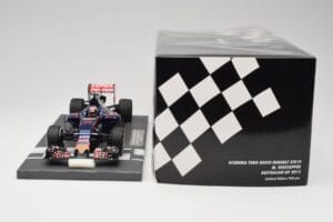 Scuderia Toro Rosso STR10 Renault #33 M. Verstappen Australian GP 2015 Minichamps 1:18 117150033 Żywica — zdjęcie 6 z 7