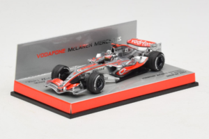 McLaren MP4-22 Mercedes #1 F. Alonso Vodafone McLaren Showcar F1 2007 Minichamps 1:43 533074371 Metal — zdjęcie 2 z 5